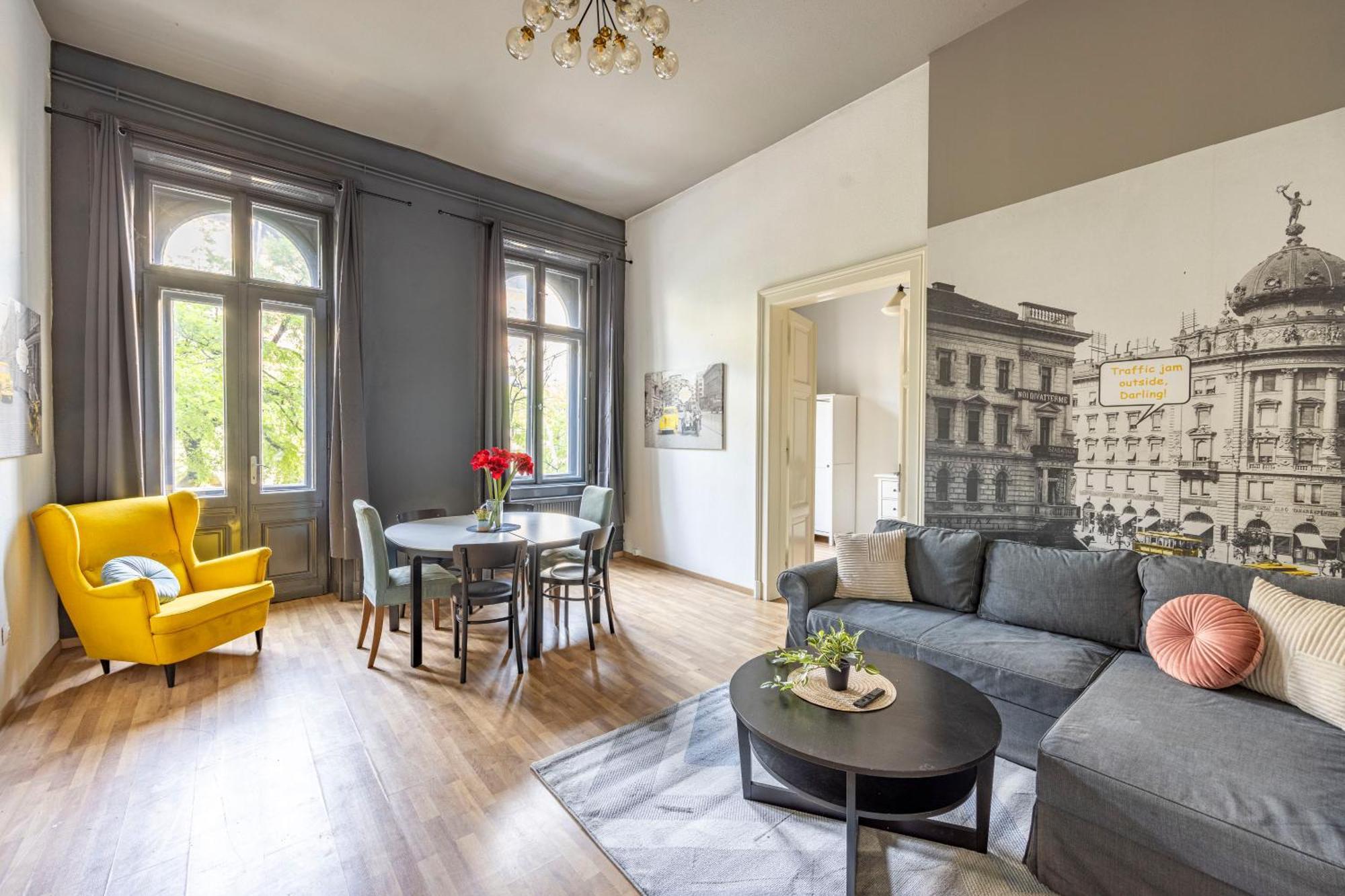 Cozy & Nostalgic Style In The Center Apartament